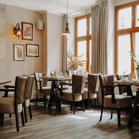 Hotel Schwarzer Adler 스탕달 외부 사진