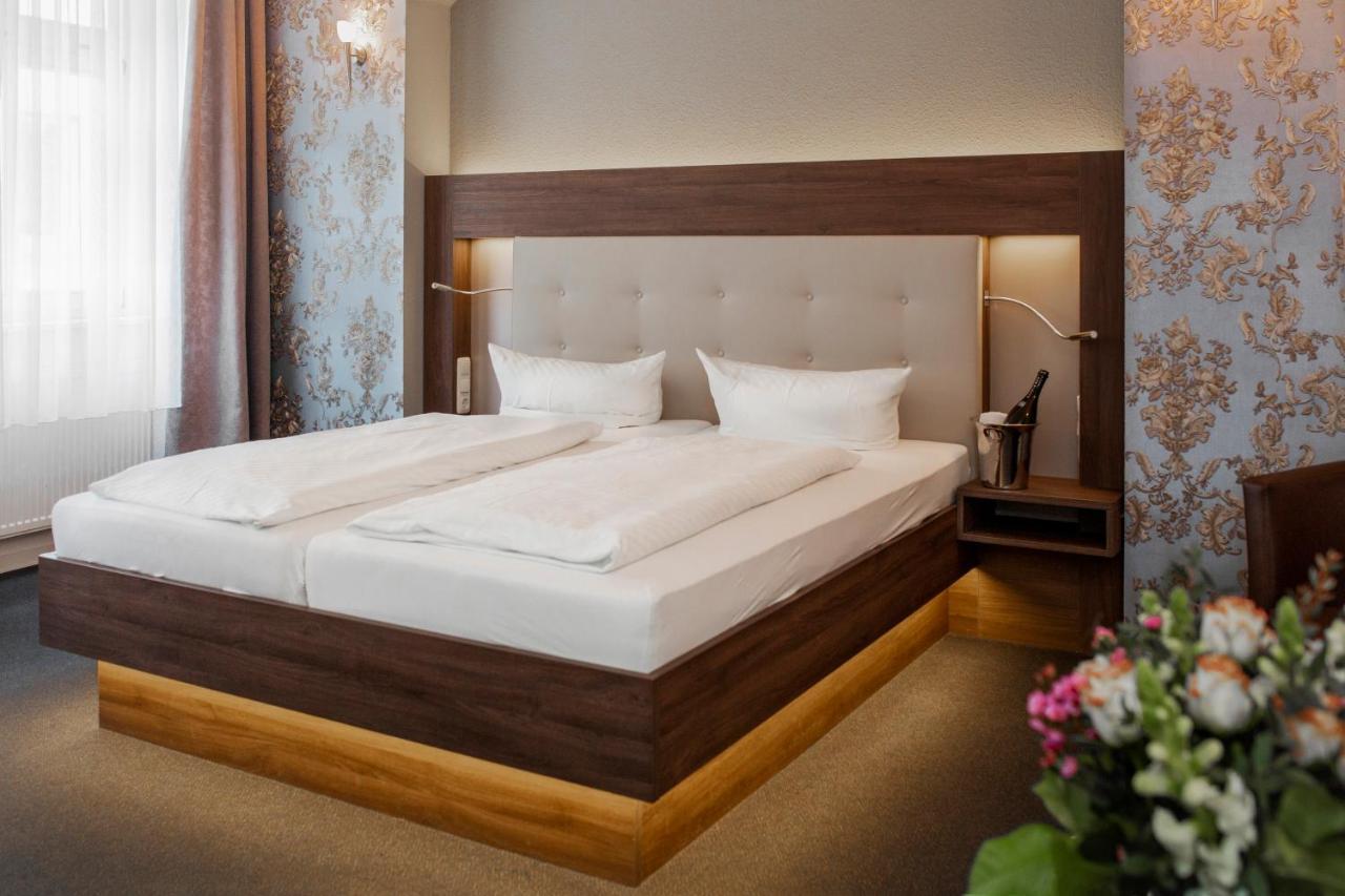 Hotel Schwarzer Adler 스탕달 외부 사진